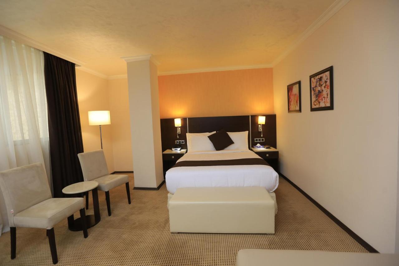 Cassiopeia Hotel Addis Abeba Buitenkant foto