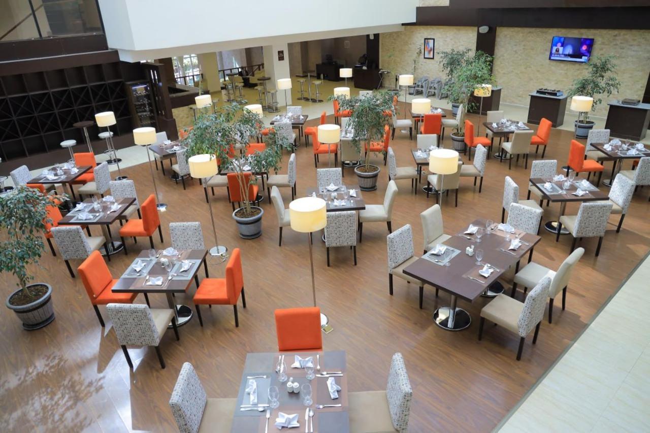 Cassiopeia Hotel Addis Abeba Buitenkant foto