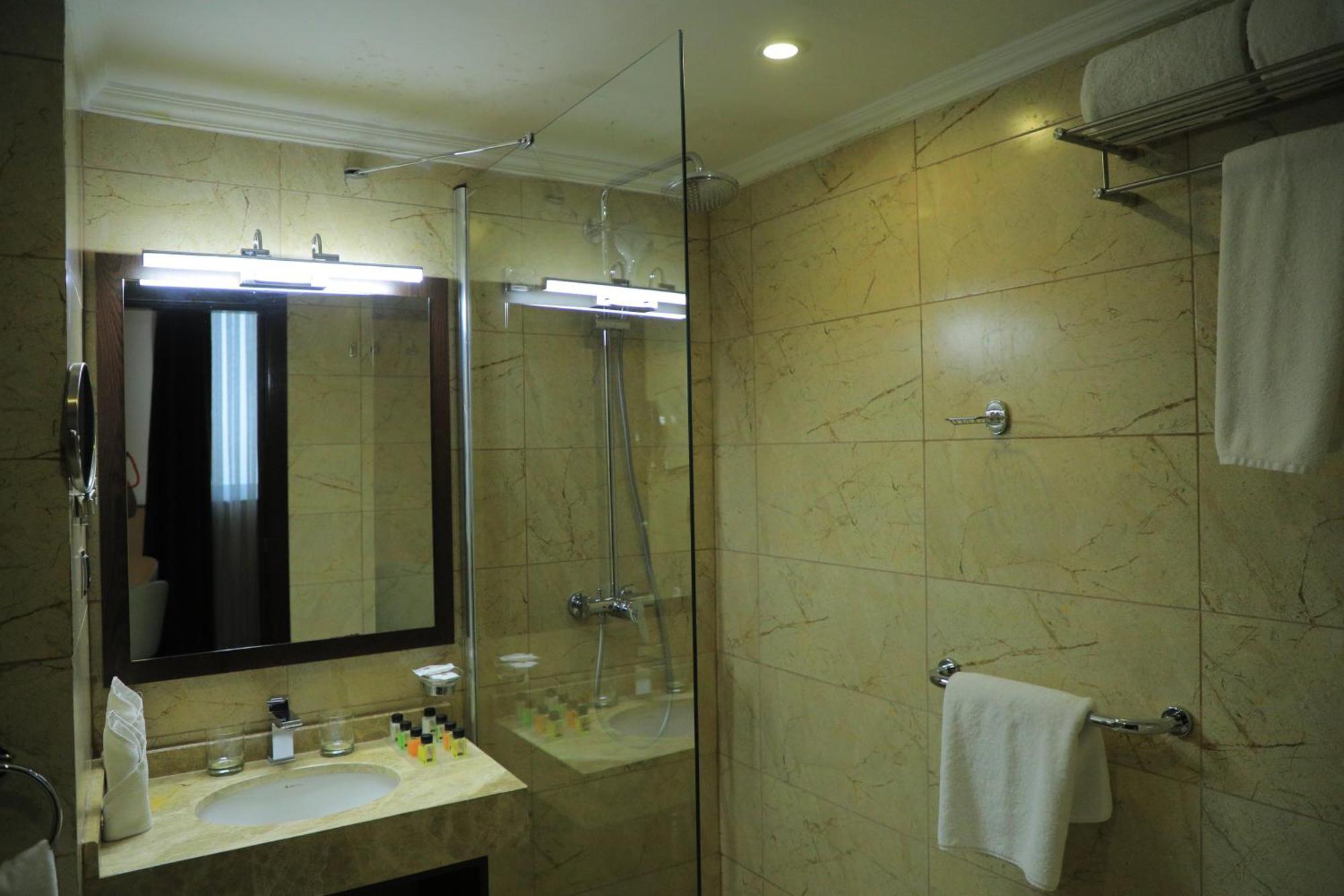 Cassiopeia Hotel Addis Abeba Buitenkant foto